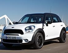 Der MINI Countryman wirkt eigenständig, robust und vielseitig. Vier Türen und eine große Heckklappe, die markante Dachform sowie die hoch aufragende Front untermauern seinen Status als Individualist in der MINI Modellfamilie.